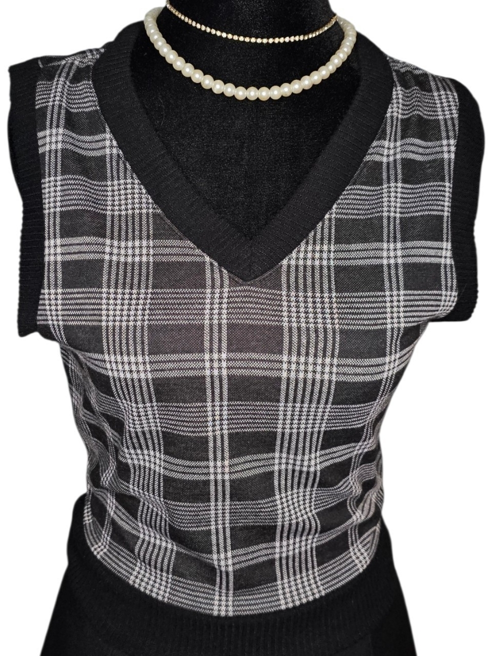 Haley & June Plaid Cropped V-Neck Sweater Vest Size L